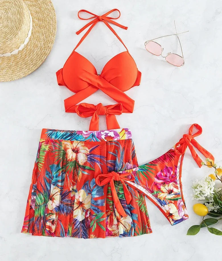 Bikini Floral Cruzado con Falda de Playa