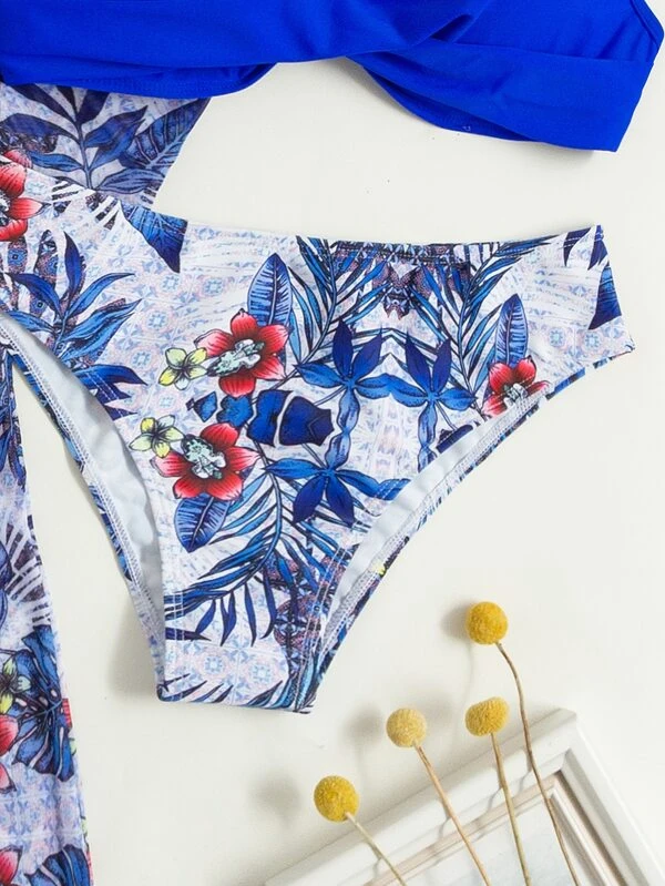 Bañador bikini push up con estampado tropical con kimono
