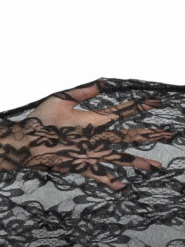 Salida de baño con encaje floral con parte delantera abierta