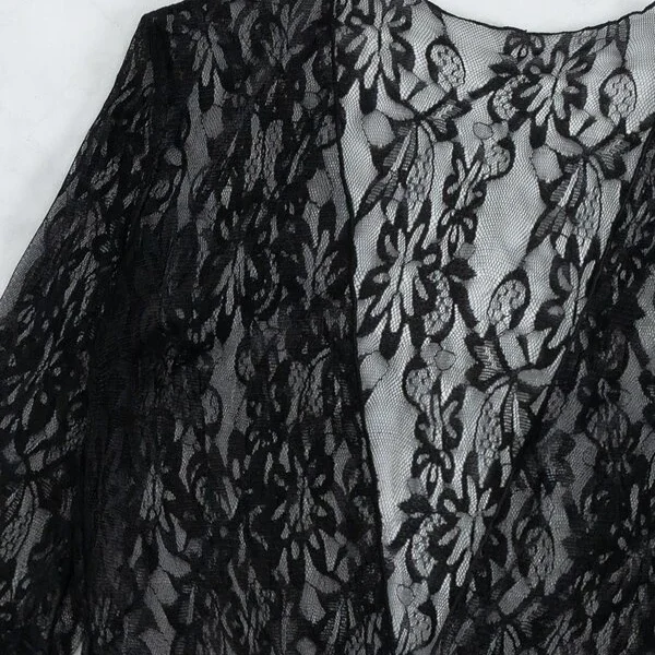 Salida de baño con encaje floral con parte delantera abierta