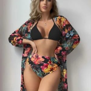 Conjunto de bikini con estampado tropical Top sujetador triángulo halter & Bottom de talle alto bikini & Kimono Traje de baño de 3 piezas