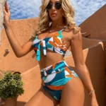 Bañador bikini 3 piezas con estampado de hoja con kimono