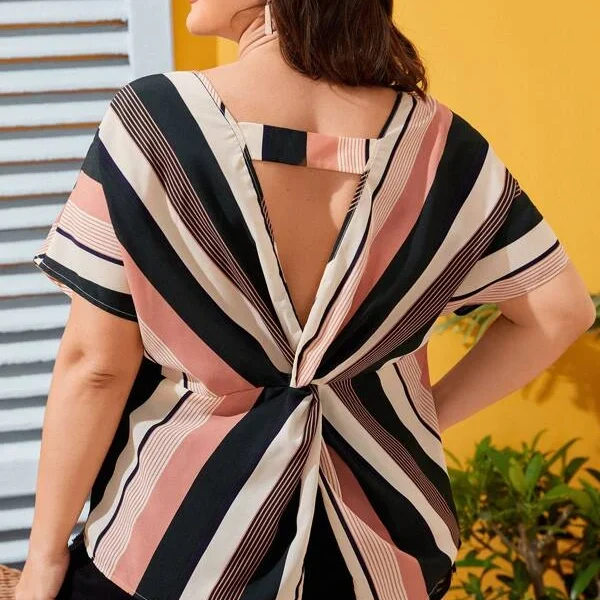 Blusa rayada con abertura trasera