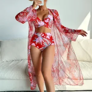 Bañador bikini con estampado tropical con kimono